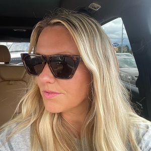 Meet your Posher, Linsi